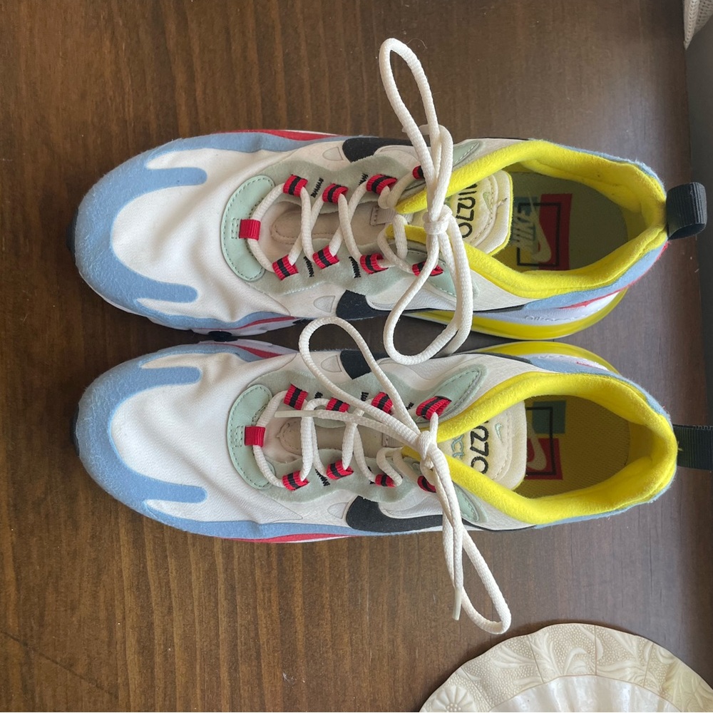 Women’s Nike Air 70 React 💛